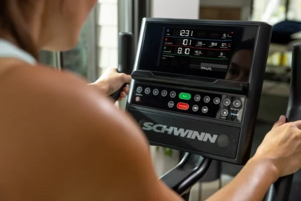 Fitness Specialist schwinn 590U 3